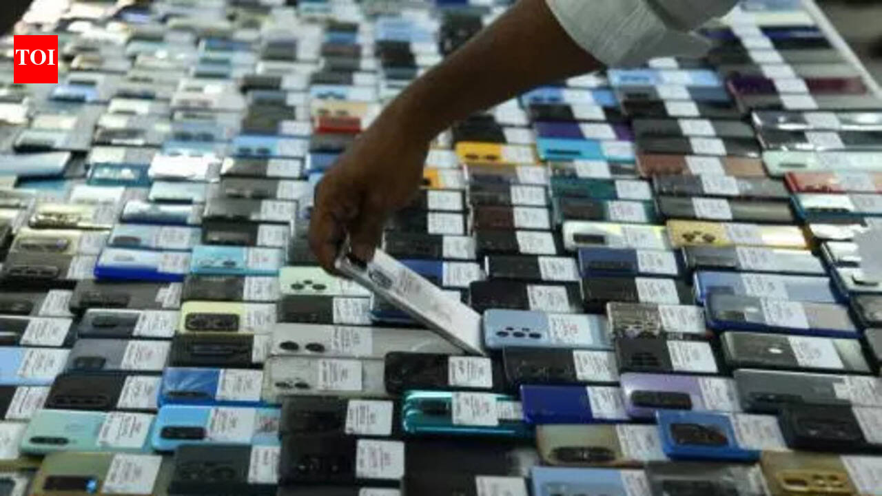 Vijayawada Police Recover Rs 50 Lakh Worth of Lost and Stolen Mobile ...