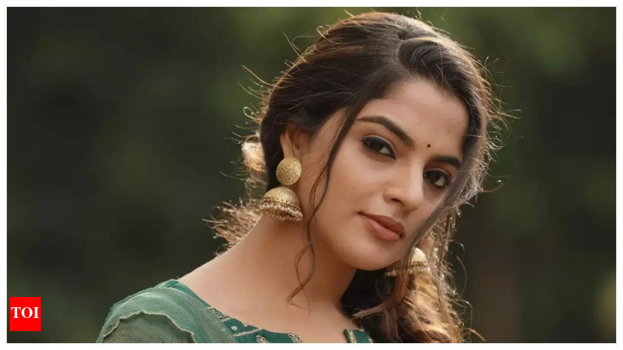 Nikhila Vimal admits she feared Guruvayoor Ambalanadayil would not work  in theatres | Malayalam Movie News - Times of India