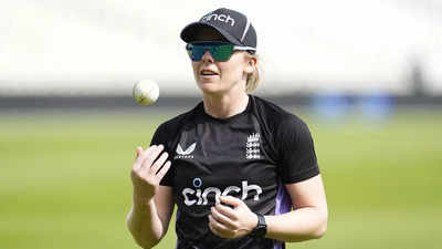 England women's cricket team captain Heather Knight reprimanded over 'blackface' photo