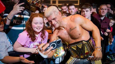 Crowd Gone Wild: Insane WWE fan moments that you must check out if you are a true WWE fan