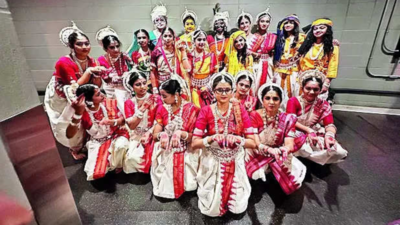 22 dancers perform Odissi at NY diaspora event for PM