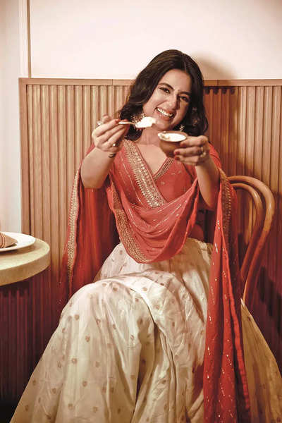 Phuchka, mishti doi and rolls, my diet goes for a toss during Pujo: Swastika Dutta