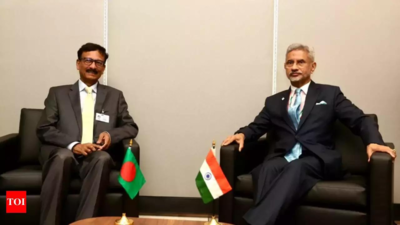 Jaishankar meets Bangladesh counterpart amid strife in ties