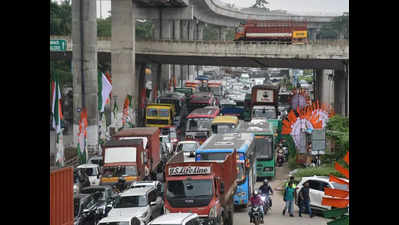 Kumbalgodu flyover gridlock frustrates weekend Mysuru-Bengaluru highway users