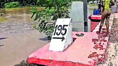 Several trains cancelled as floodwaters touch rail tracks in Patna