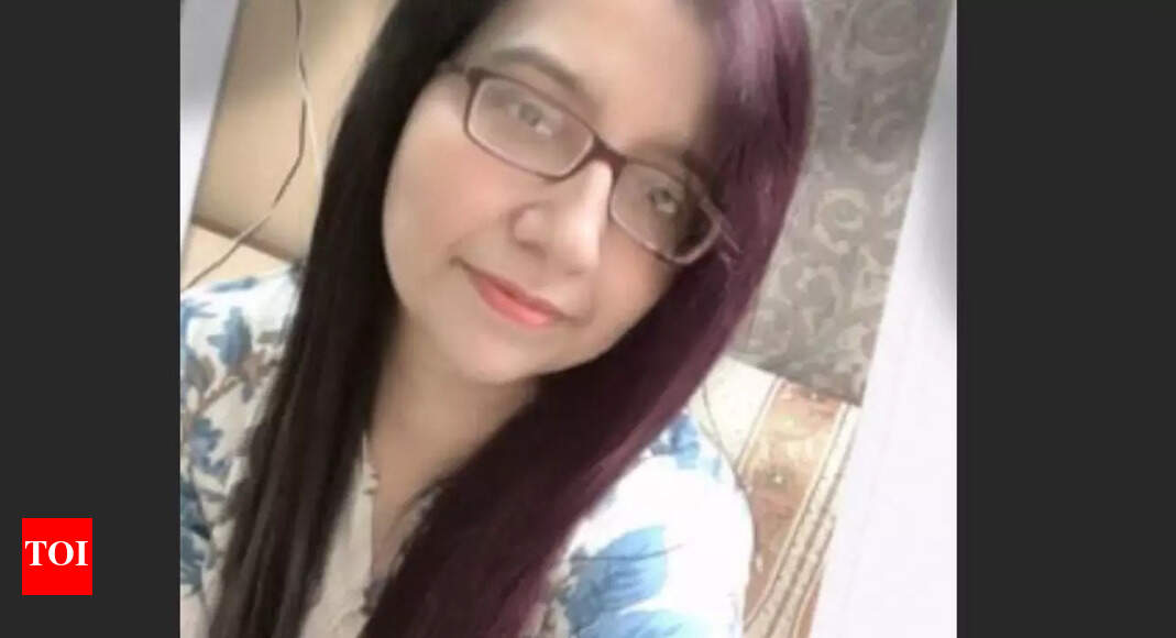 Woman Banker Sadaf Fatima Collapses, Dies During Lunch Break in Lucknow ...