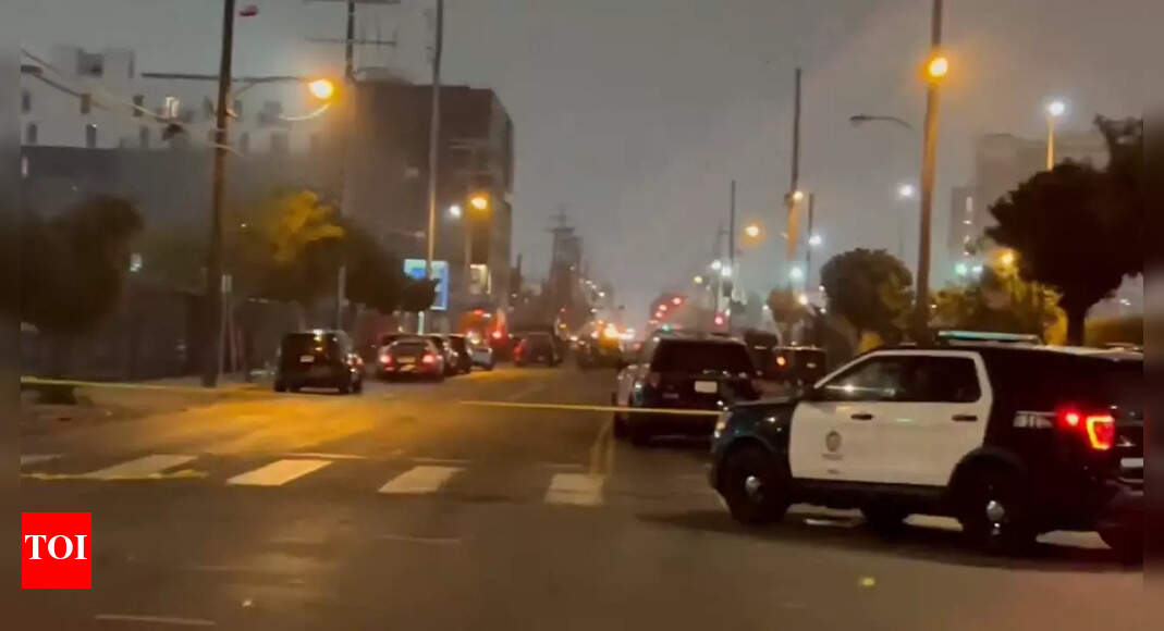 Man hijacks bus in Los Angeles, 1 passenger killed