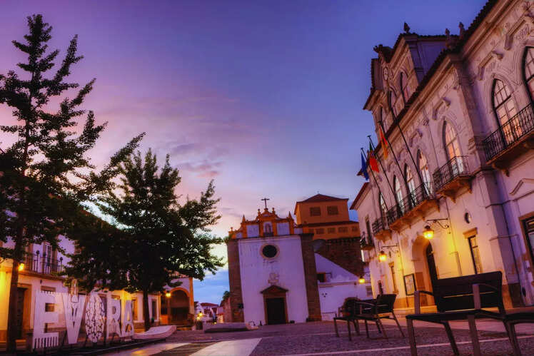 Step back in time in &Eacute;vora