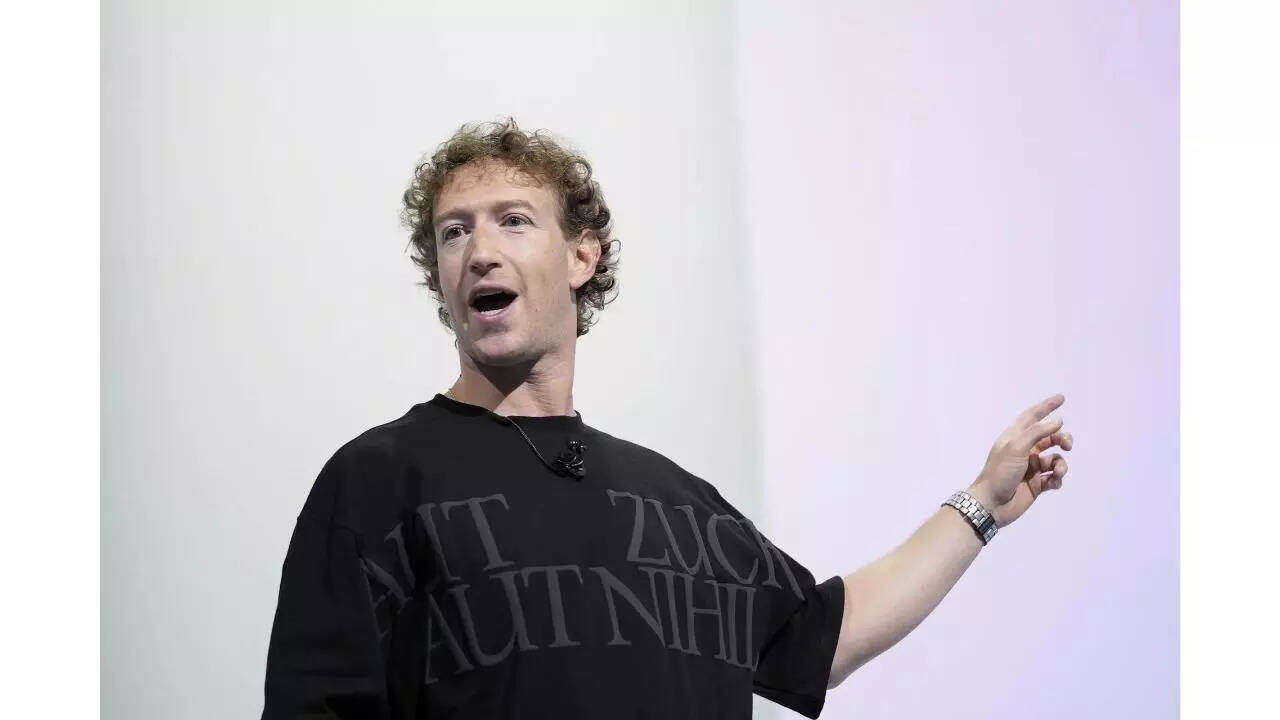ZUCK【LAST ONEMANSHOW「0」】 ZUCK【LAST ONEMANSHOW「0」】 JOE.ie - Mark Zuckerberg made
