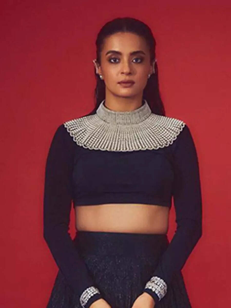 Fashion Influencers Lead Latest Style Trends