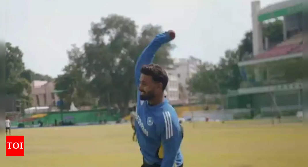 Rishabh Pant Practicing Spin Ahead of Second Test