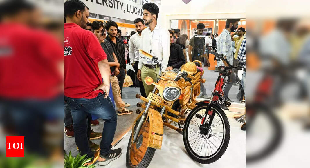 EVs Electric Vehicles and Innovative Designs Draw Massive Crowds at UP