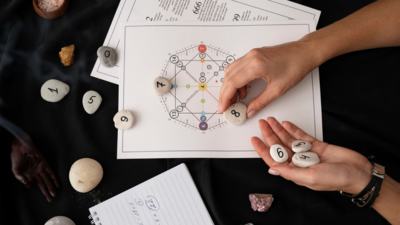 How Do Astrological Houses and Numerology Work Together for Self-Discovery?