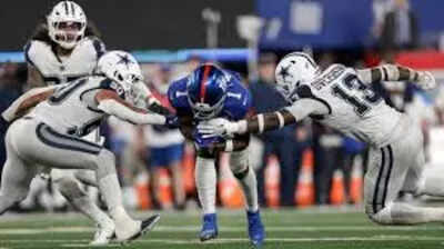 Barefoot and Hurt: Micah Parsons’ Ankle Injury Adds to Dallas Cowboys