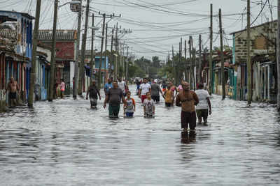 Furacão Helene enfraquece para uma tempestade de categoria 1