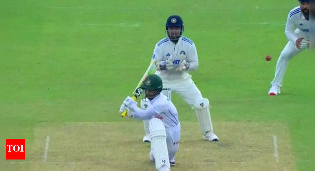 Pant's stump mic chatter about Haque's height leaves Gavaskar in splits