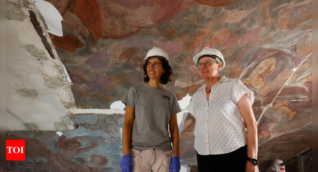 Spanish mother and daughter team up to restore church frescoes using bacteria – Times of India