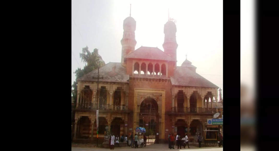 Swamiji Club's 35-Foot Idol for Durga Puja