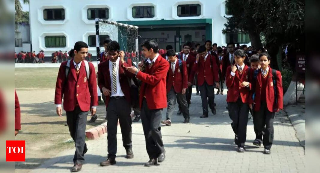 Tough Road To Education | Dehradun News
