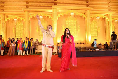 Happu Ki Ultan Paltan actors Yogesh Tripathi and Geetanjali Mishra join the Grand Ram Baraat in Agra