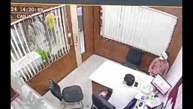 ‘Debt-ridden’ man enters bank with suicide note in UP's Shamli, walks out after robbing Rs 40 lakh