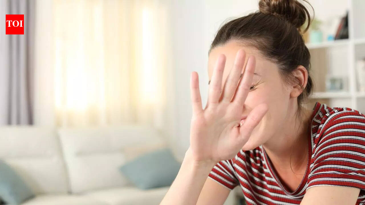 5 types of people one should completely avoid for peace in life, as per ...