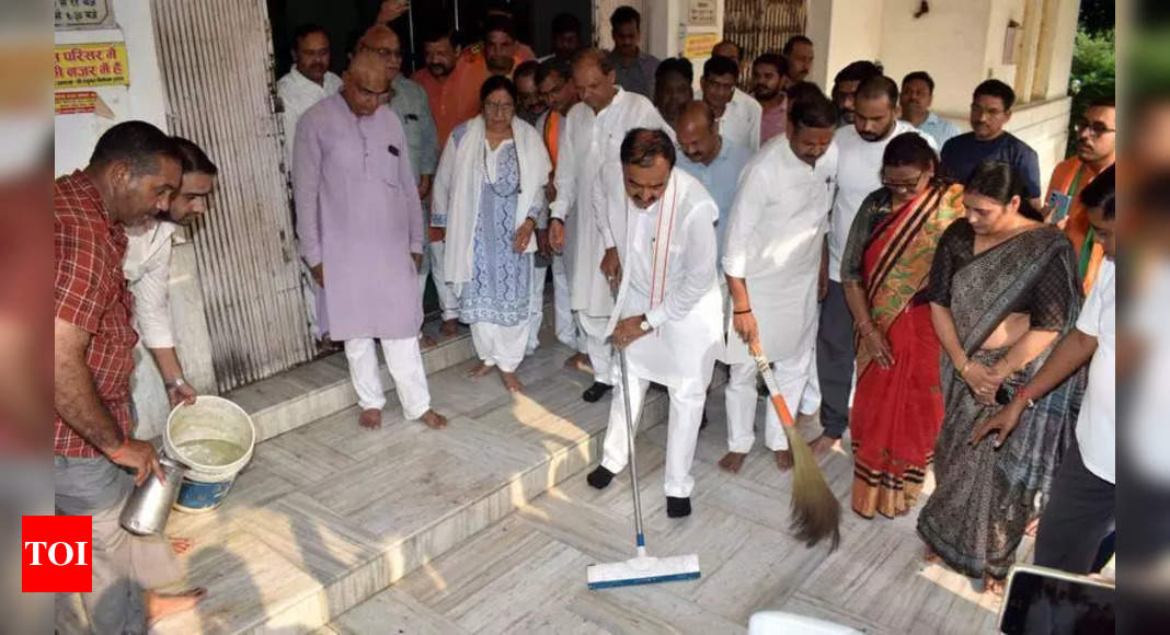 Dy CM Keshav Prasad Maurya launches cleanliness campaign