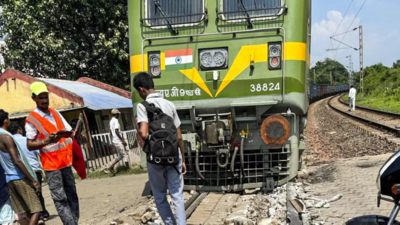 Jharkhand criminals blow up part of railway track