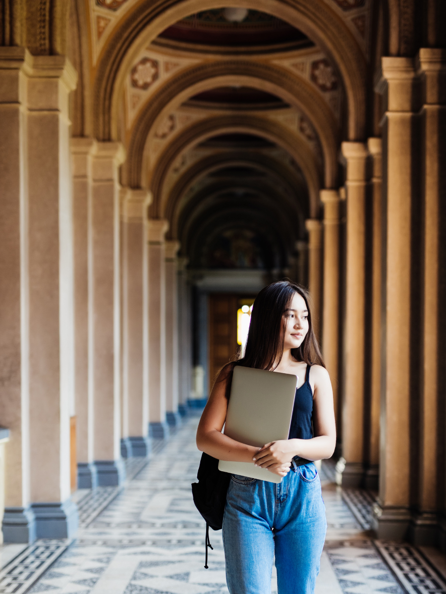 10 Oldest colleges of India established during the British era
