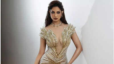 Harnaaz Sandhu's breathtaking golden gown appearance after incredible  weight loss! | - Times of India