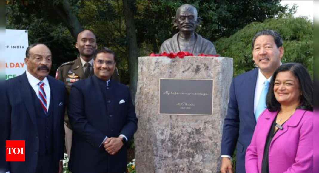 Mahatma Gandhi Bust Unveiled at Seattle Center