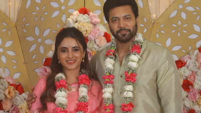 Did Jayam Ravi secretly marry Priyanka Arul Mohan after divorce from Aarti Ravi? Here's the truth behind their viral wedding photo