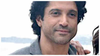 Farhan Akhtar gives a sneak peek into '120 Bahadur' shoot, leaving everyone excited - PICS inside