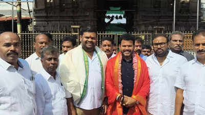 Union civil aviation minister offers prayers at Tiruchanoor temple in Tirupati