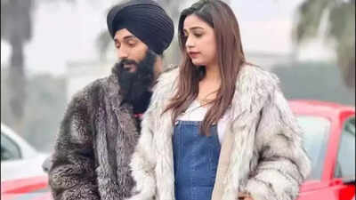 Watch Kulhad Pizza couple viral video of dancing together after ...