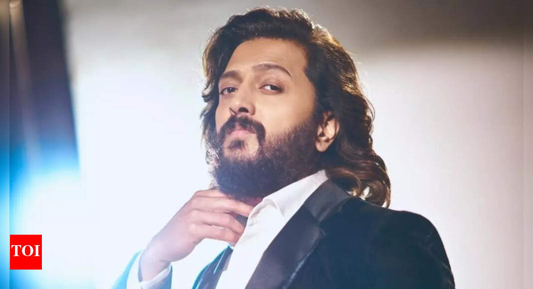 Riteish Deshmukh returns to Mumbai from London to attend Bigg Boss