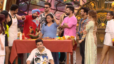 Aly Goni pens a heartfelt note as they wrap shooting for Laughter Chefs, Bharti Singh writes, 'Rula diya yaar'