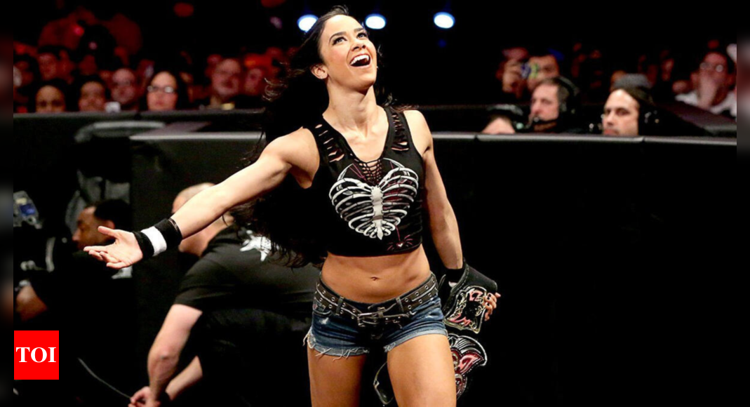 WWE Stars Urge AJ Lee to Return