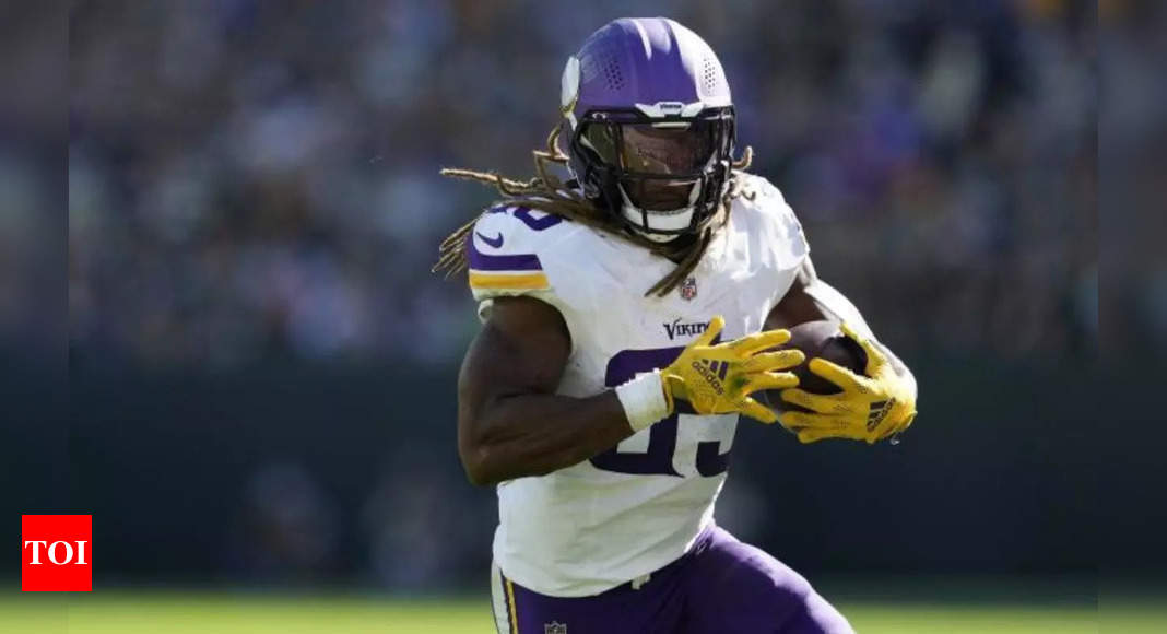 Aaron Jones Out with Hip Injury for Vikings