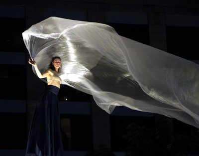 French artistes weave an aerial spectacle at a Chandigarh mall