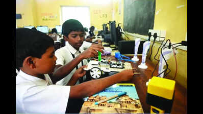 State provides school students with robotics kits made in-house