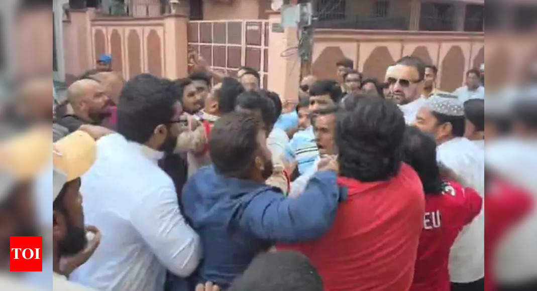 MIM: Violence Erupts Between AIMIM and Congress Cadres in Nampally |