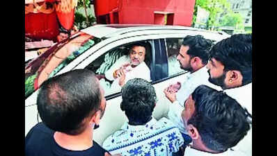 Cong turns ‘watchdog’, BJP keeps ‘faith’ in police force