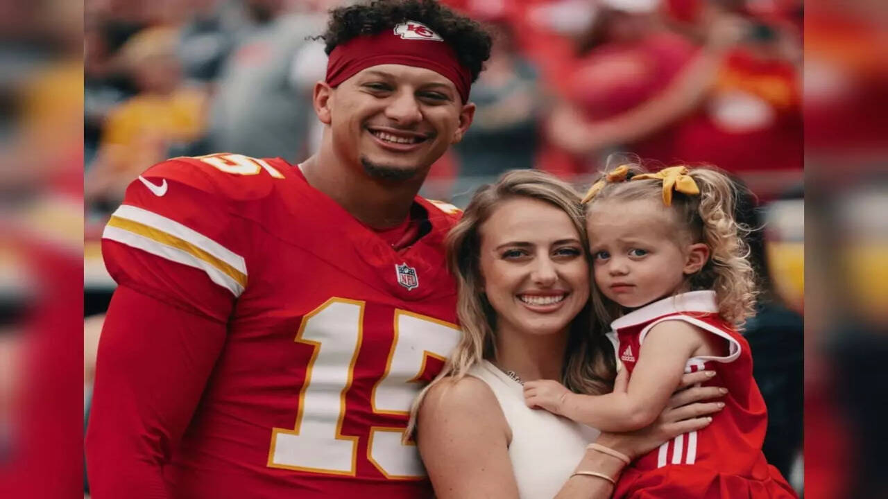 Patrick Mahomes Shared a Heartwarming Moment With His Daughter Before their  Game Against the New Orleans Saints | NFL News - Times of India