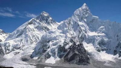 Fall claims lives of five Russian climbers on Nepal's Mount Dhaulagiri