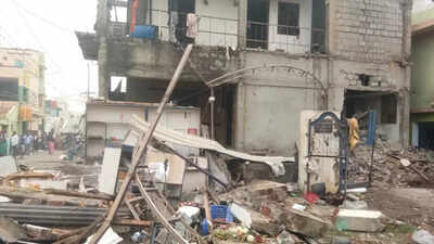 Three including girl child die in blast in Tirupur