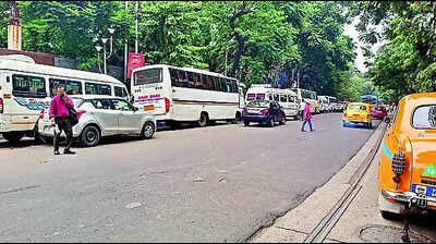 From Alipore to Wellington, illegal parking on unused tram tracks