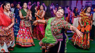 Bengalureans step up to learn garba & dandiya this Navratri