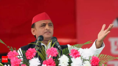 Akhilesh pays tribute to Mulayam, hails him for connecting people with socialist ideology