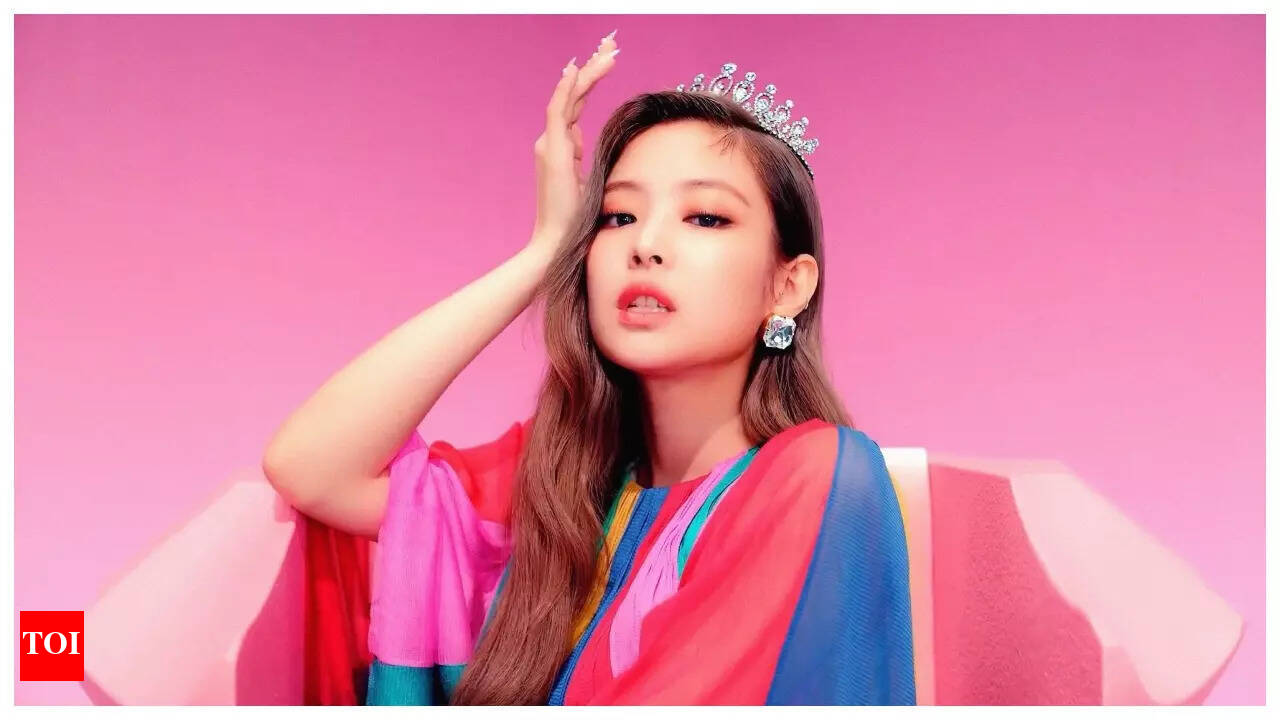 公式 JENNIE mantra ポスター ジェニー Jennie of BLACKPINK unveils D-1 teaser poster ahead of 'Mantra